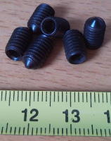 ervk M6x10 mm s hrotem, otvor 3 mm inbus, ern